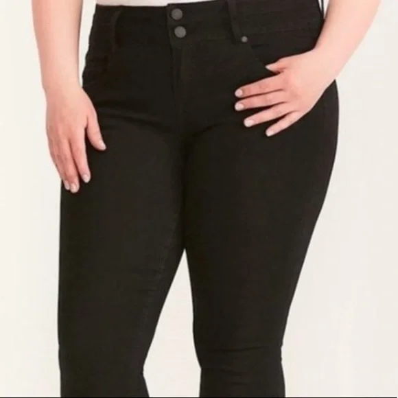 Torrid Denim Plus Size High Rise Skinny Jeans in Black • 22S - Picture 3 of 8